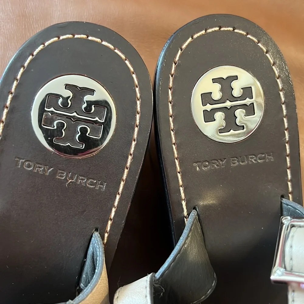 Tory Burch Thong Strap Wedge Sandals/ Neutral/Navy Size 9.5